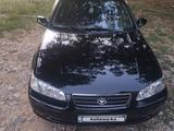 Toyota Camry 2000 года за 3 400 000 тг. в Шымкент – фото 2