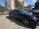 Toyota Camry 2022 годаүшін13 500 000 тг. в Петропавловск – фото 3