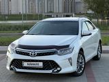 Toyota Camry 2017 годаүшін10 900 000 тг. в Астана – фото 2