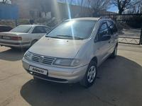 Volkswagen Sharan 1997 годаfor1 700 000 тг. в Тараз