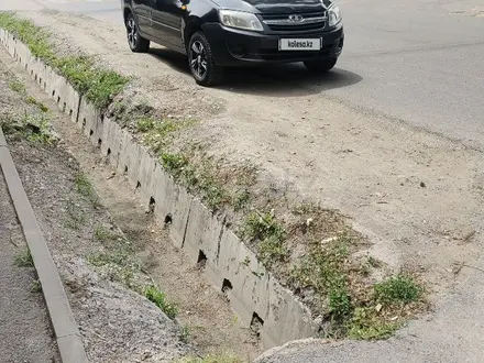 ВАЗ (Lada) Granta 2190 2013 года за 1 300 000 тг. в Алматы – фото 4