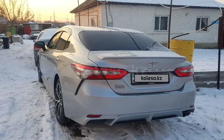 Toyota Camry 2018 года за 12 500 000 тг. в Алматы