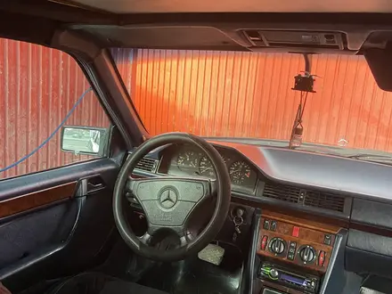 Mercedes-Benz E 220 1995 года за 2 150 000 тг. в Сарыагаш – фото 11