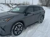 Toyota Highlander 2023 года за 22 000 000 тг. в Костанай – фото 2
