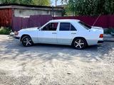 Mercedes-Benz E 230 1993 года за 1 500 000 тг. в Усть-Каменогорск – фото 5