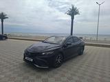 Toyota Camry 2022 года за 12 500 000 тг. в Актау – фото 3