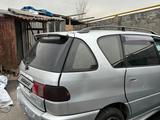 Toyota Ipsum 1997 года за 2 100 000 тг. в Алматы