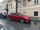 Toyota Camry 2014 года за 6 800 000 тг. в Актобе