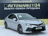 Toyota Camry 2023 года за 21 000 000 тг. в Актобе – фото 2