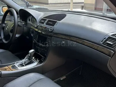 Mercedes-Benz E 320 2004 года за 6 500 000 тг. в Шымкент – фото 23