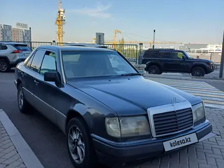 Mercedes-Benz E 200 1992 года за 1 300 000 тг. в Алматы – фото 2