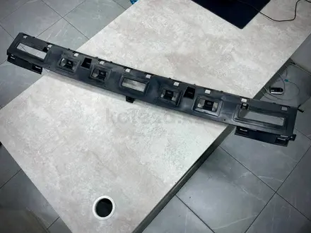 Кронштейн центральный Hyundai NEW ORIGINAL за 55 000 тг. в Алматы