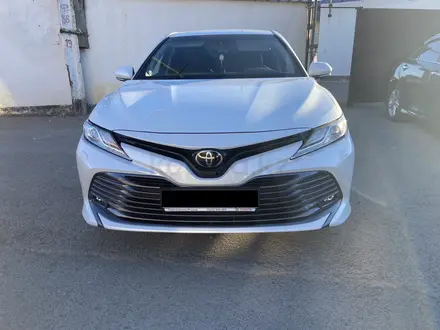 Toyota Camry 2020 года за 15 500 000 тг. в Атырау – фото 9