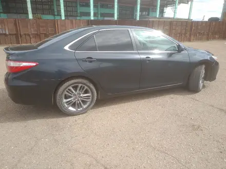 Toyota Camry 2017 года за 11 000 000 тг. в Уральск – фото 3