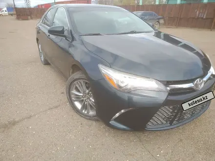 Toyota Camry 2017 года за 11 000 000 тг. в Уральск – фото 4