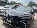 Toyota Camry 2023 года за 16 300 000 тг. в Алматы
