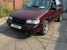 Mitsubishi Space Wagon, 1995