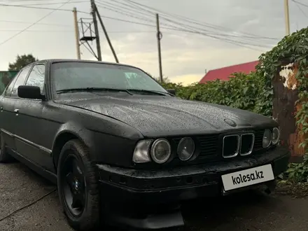 BMW 520 1990 года за 950 000 тг. в Караганда