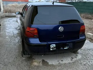 Volkswagen Golf, 2003