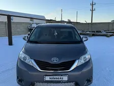 Toyota Sienna, 2013