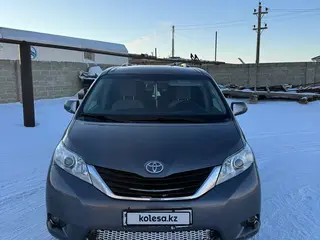 Toyota Sienna, 2013