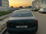 Audi A6 1997 года за 1 500 000 тг. в Алматы – фото 2