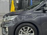 Kia Carnival 2020 года за 17 000 000 тг. в Шымкент – фото 4