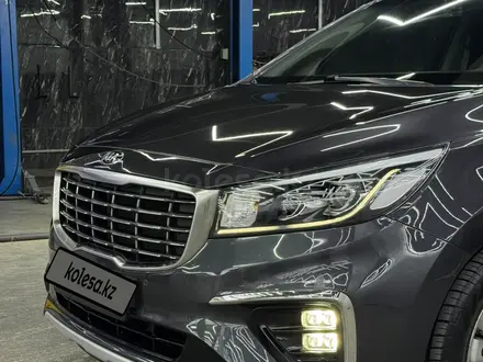 Kia Carnival 2020 года за 17 000 000 тг. в Шымкент – фото 5