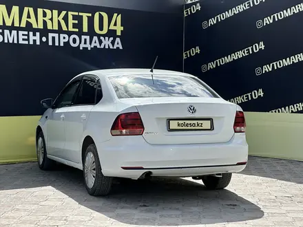 Volkswagen Polo 2016 года за 6 090 000 тг. в Актобе – фото 4