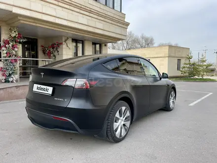 Tesla Model Y 2022 года за 19 000 000 тг. в Алматы – фото 2