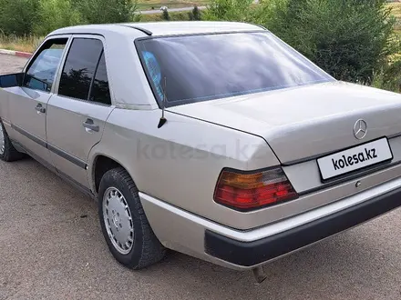 Mercedes-Benz E 200 1989 года за 1 300 000 тг. в Кокшетау – фото 4