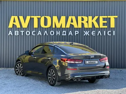 Kia Optima 2018 года за 8 800 000 тг. в Актобе – фото 4