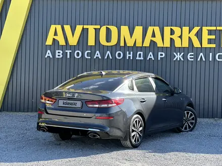 Kia Optima 2018 года за 8 800 000 тг. в Актобе – фото 3