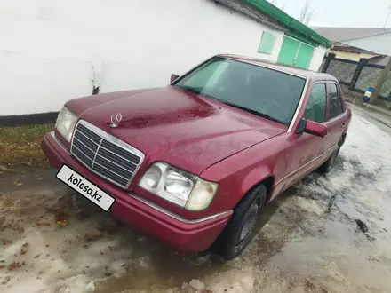 Mercedes-Benz E 220 1994 года за 2 500 000 тг. в Жанатас