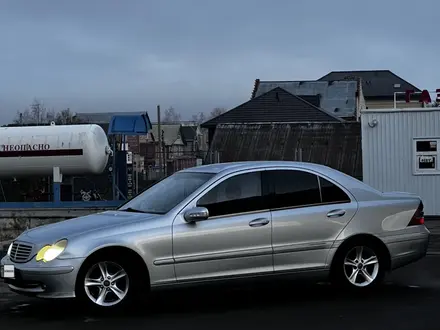 Mercedes-Benz C 200 2001 года за 3 390 000 тг. в Астана – фото 2