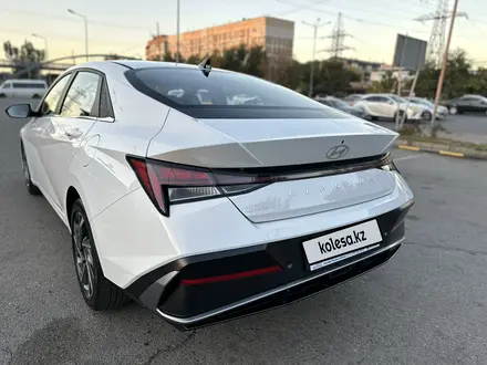 Hyundai Elantra 2024 года за 9 050 000 тг. в Алматы – фото 13