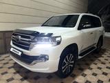 Toyota Land Cruiser 2019 года за 39 000 000 тг. в Шымкент