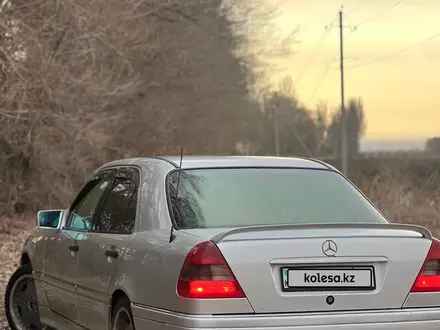 Mercedes-Benz C 280 1995 года за 2 600 000 тг. в Алматы – фото 3