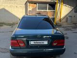 Mercedes-Benz E 240 1998 года за 2 200 000 тг. в Шымкент – фото 3