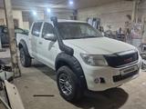 Toyota Hilux 2014 года за 9 500 000 тг. в Уральск – фото 2