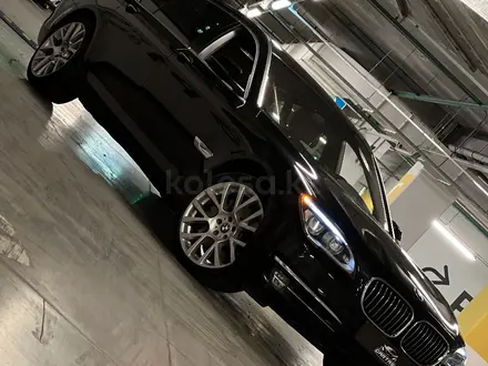 BMW 750 2014 года за 10 000 000 тг. в Алматы – фото 14