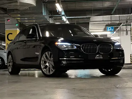 BMW 750 2014 года за 10 000 000 тг. в Алматы – фото 16