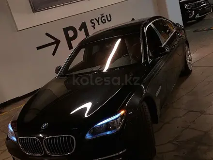 BMW 750 2014 года за 10 000 000 тг. в Алматы – фото 29