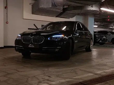 BMW 750 2014 года за 10 000 000 тг. в Алматы – фото 30