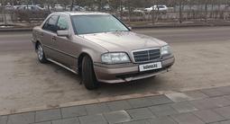 Mercedes-Benz C 180 1995 года за 1 500 000 тг. в Астана – фото 2