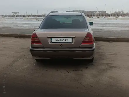 Mercedes-Benz C 180 1995 года за 1 500 000 тг. в Астана – фото 3