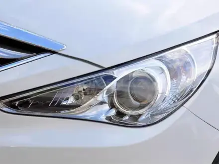 Стекло фар Hyundai Sonata YF Алматы Актау за 22 000 тг. в Актау – фото 25