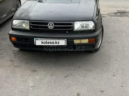 Volkswagen Vento 1992 года за 1 200 000 тг. в Шымкент – фото 2