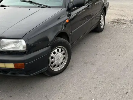 Volkswagen Vento 1992 года за 1 200 000 тг. в Шымкент – фото 4