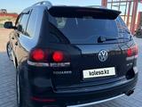 Volkswagen Touareg 2008 годаfor10 500 000 тг. в Алматы – фото 4